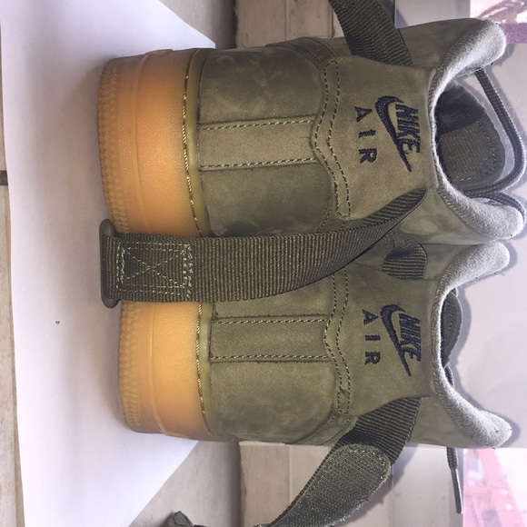 Sneakers - Picture 3 of 3